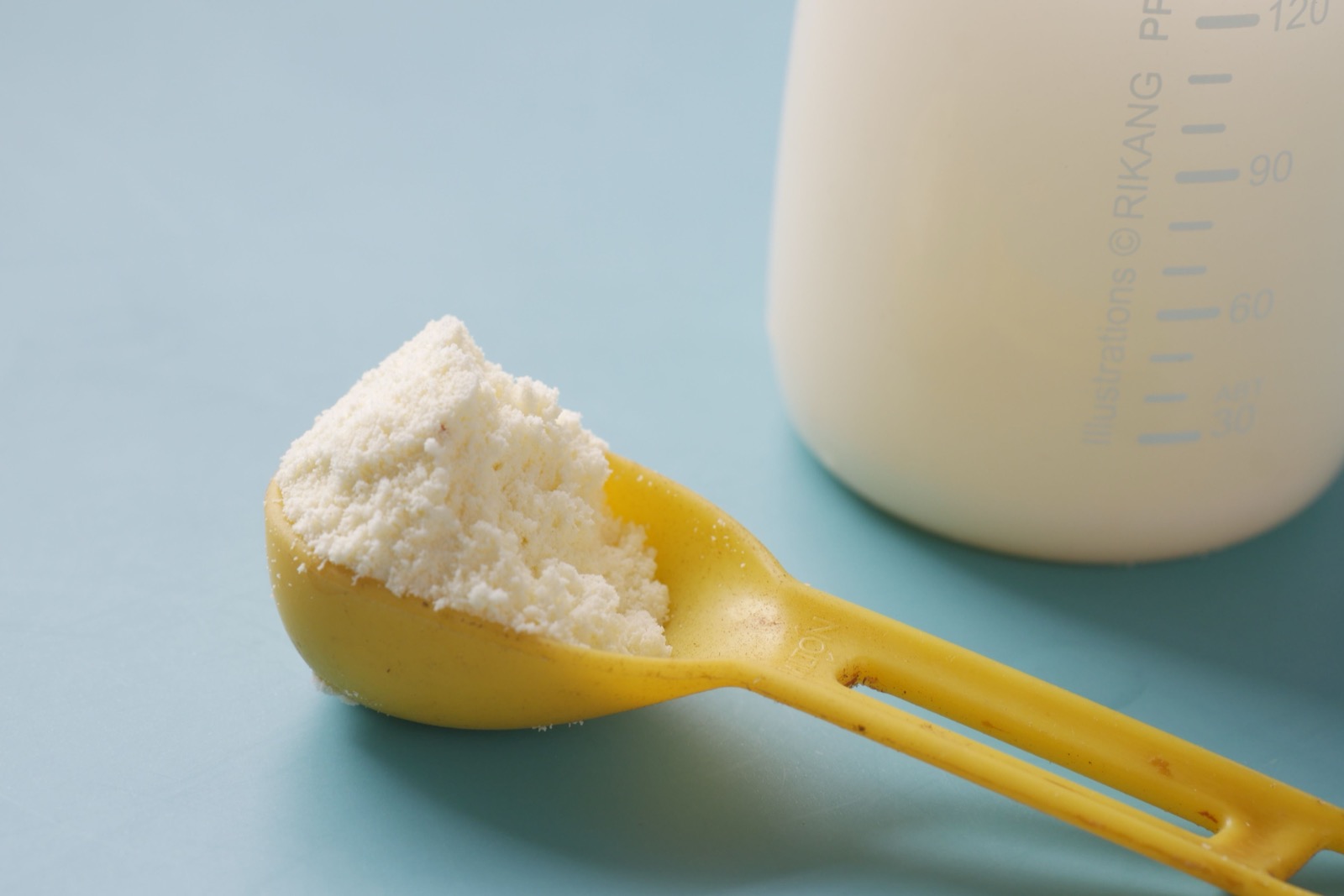 副食品外出怎麼帶？冷凍冰磚、保冷袋與保溫罐的準備重點